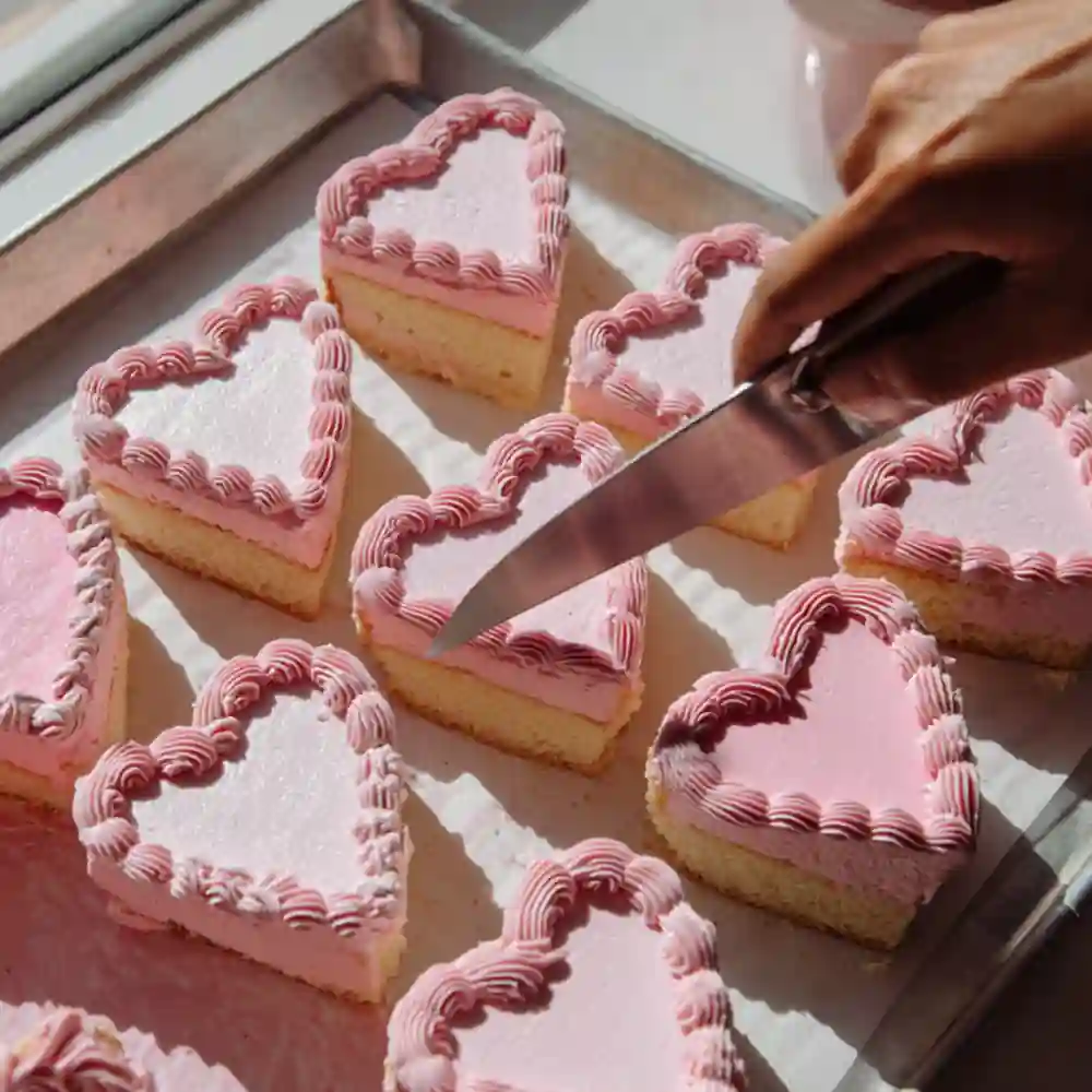 mini valentines day cakes step optimized